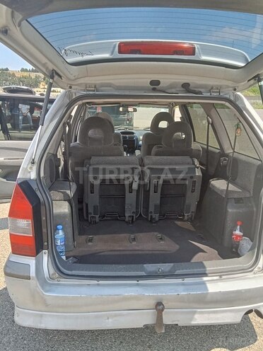 Mitsubishi Space Wagon-7