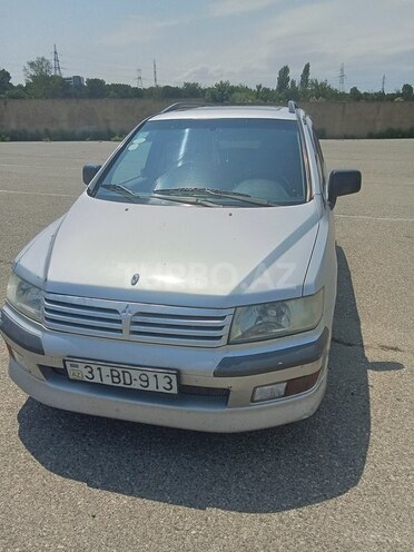 Mitsubishi Space Wagon-1
