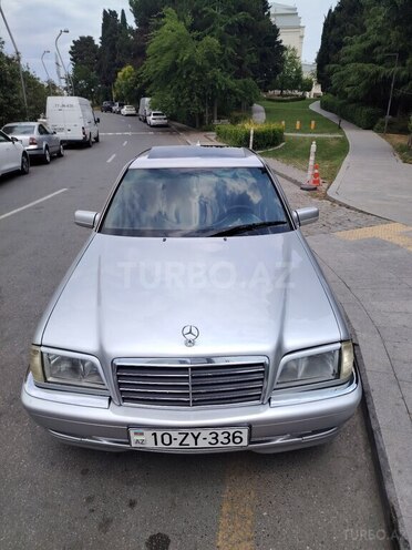 Mercedes C 220-1