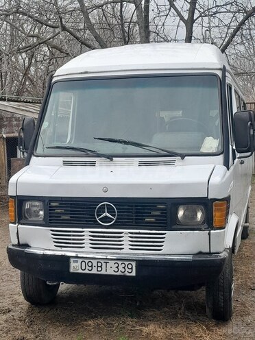 Mercedes 208 D-1
