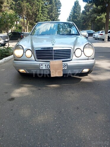 Mercedes E 230-5