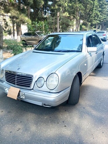 Mercedes E 230-6