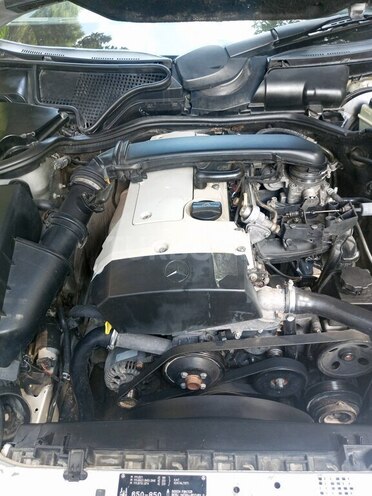 Mercedes E 230-8