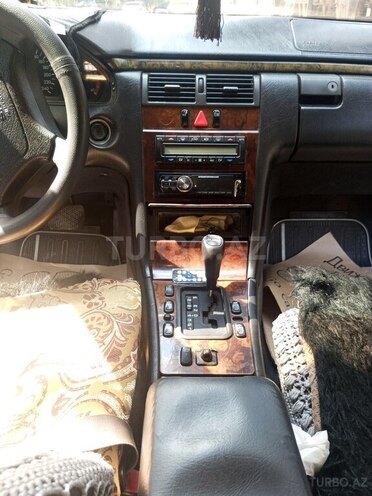 Mercedes E 230-15