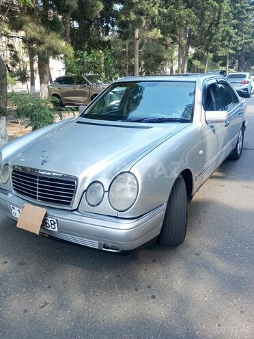 Mercedes E 230-17
