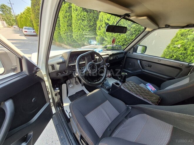 LADA (VAZ) Niva-6