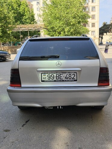 Mercedes C 220-2