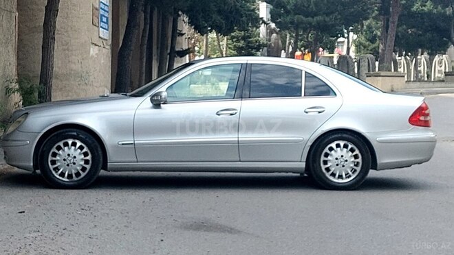Mercedes E 240-7