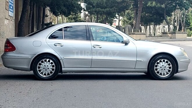 Mercedes E 240-6