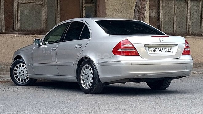 Mercedes E 240-12