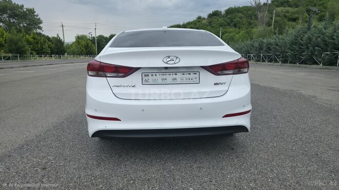 Hyundai Avante-2