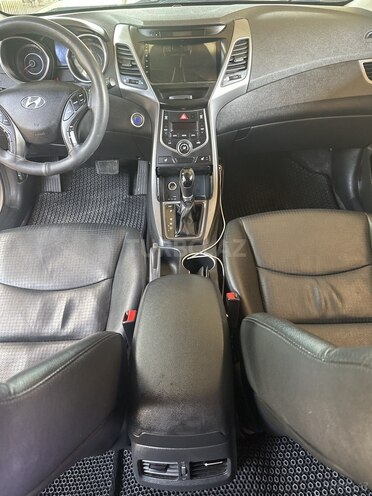 Hyundai Avante-9