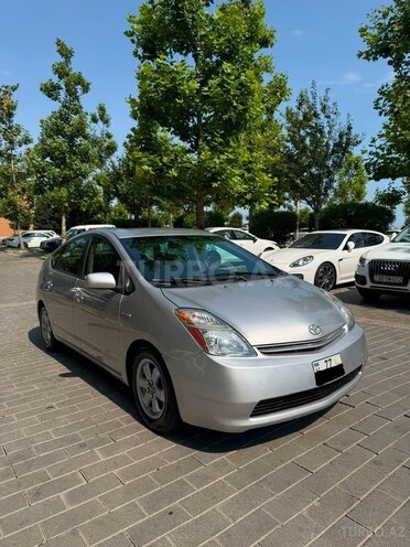 Toyota Prius-1
