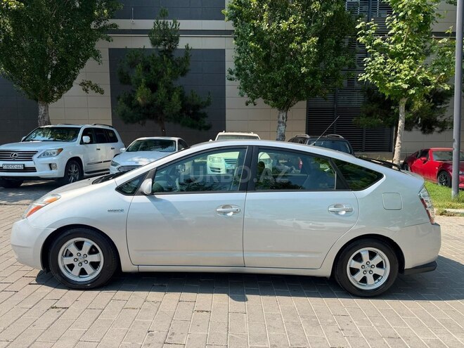 Toyota Prius-4