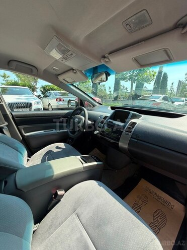 Toyota Prius-11