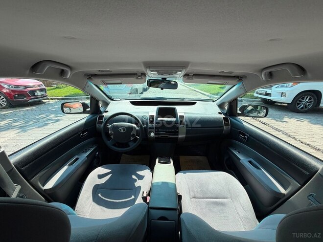 Toyota Prius-10