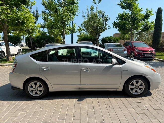 Toyota Prius-5