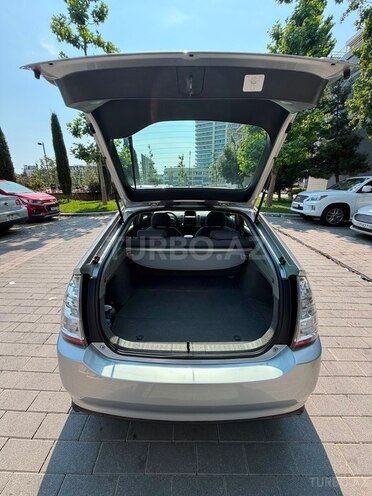 Toyota Prius-9