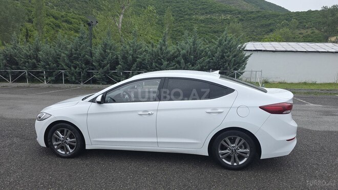 Hyundai Avante-7
