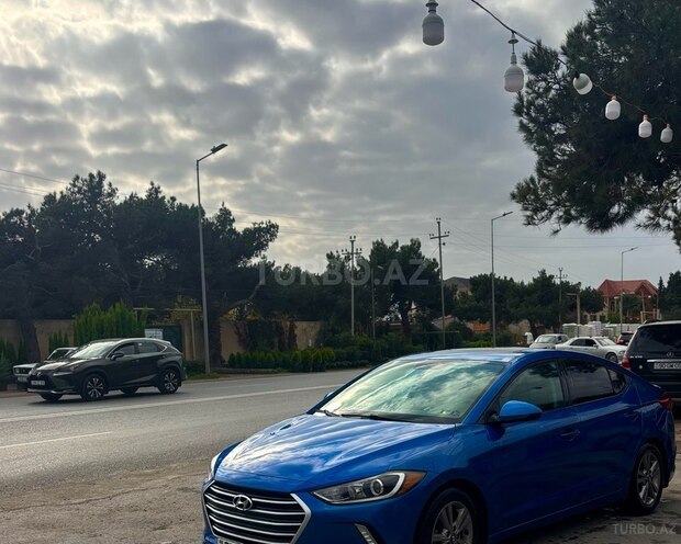 Hyundai Elantra-1
