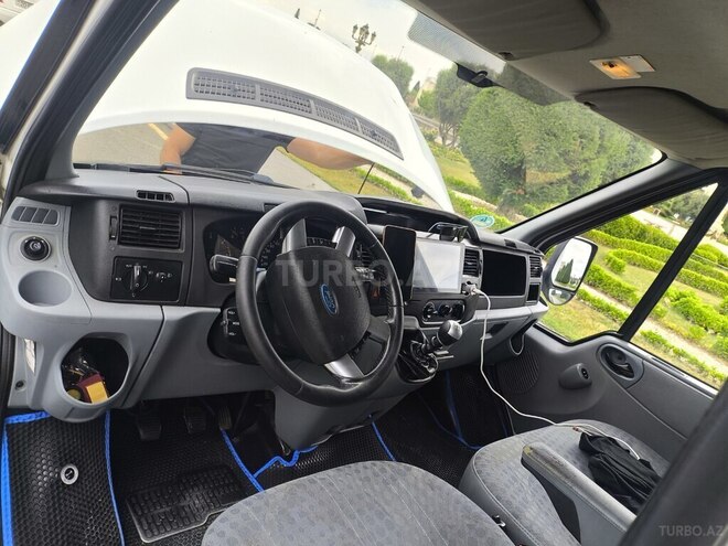 Ford Transit-2