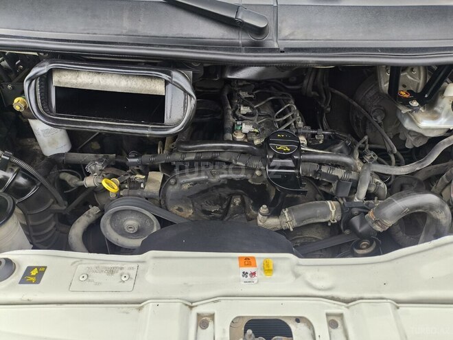 Ford Transit-8