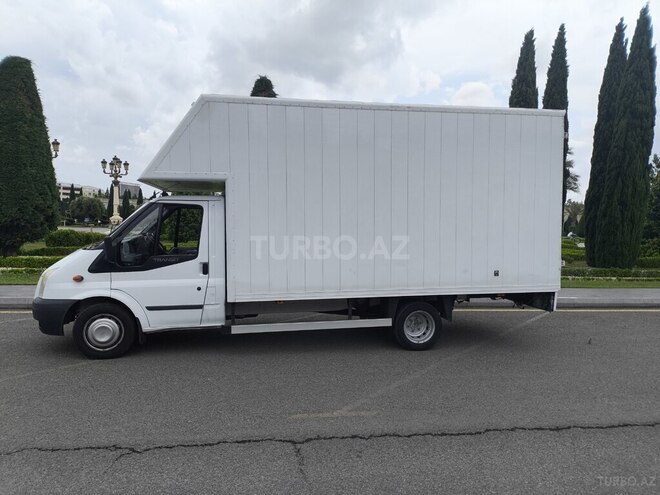 Ford Transit-16