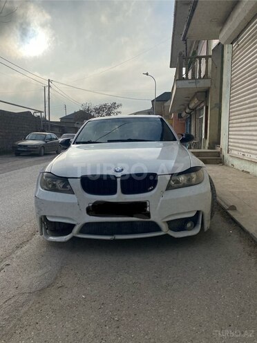 BMW 320-1