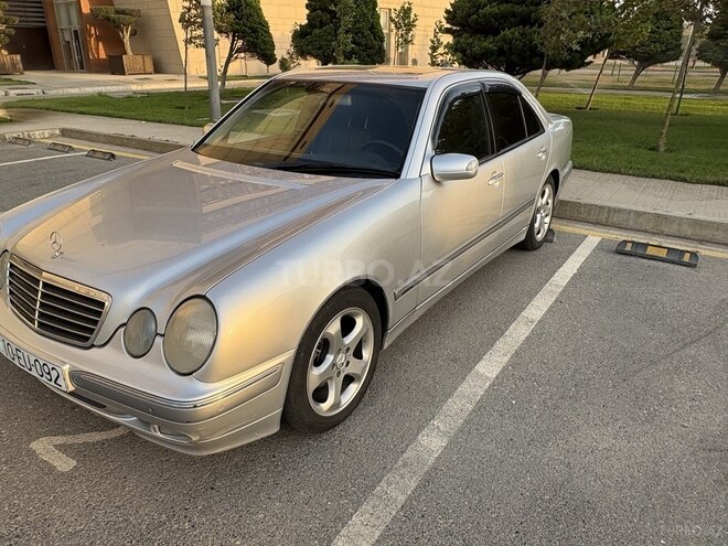 Mercedes E 240-3