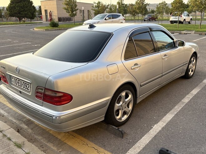 Mercedes E 240-6