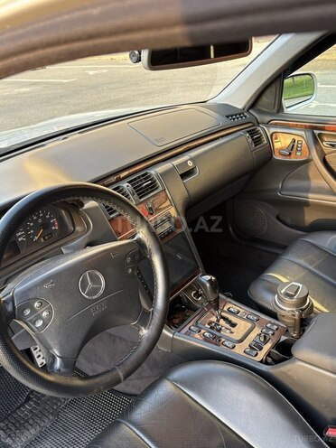 Mercedes E 240-9