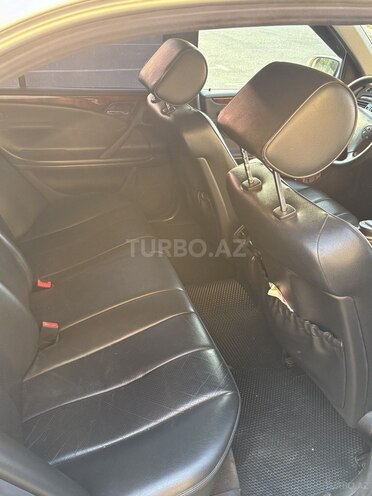 Mercedes E 240-12