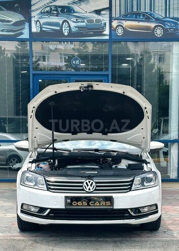 Volkswagen Passat-2