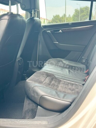 Volkswagen Passat-10
