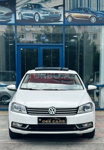 Volkswagen Passat-1