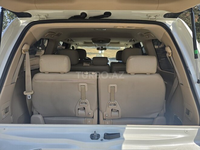 Toyota Land Cruiser-6