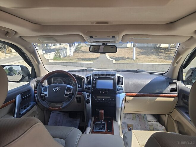 Toyota Land Cruiser-3