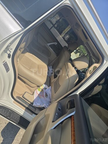 Toyota Land Cruiser-13