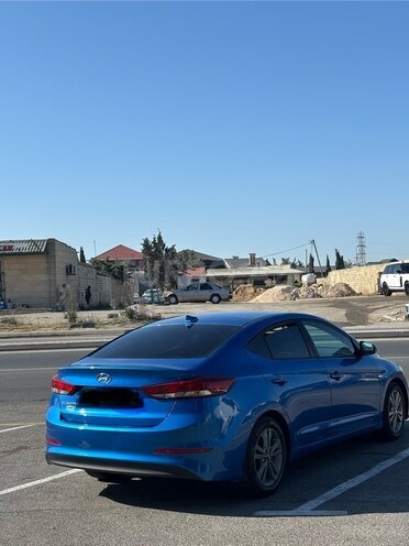 Hyundai Elantra-4