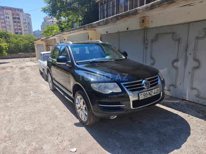 Volkswagen Touareg-1