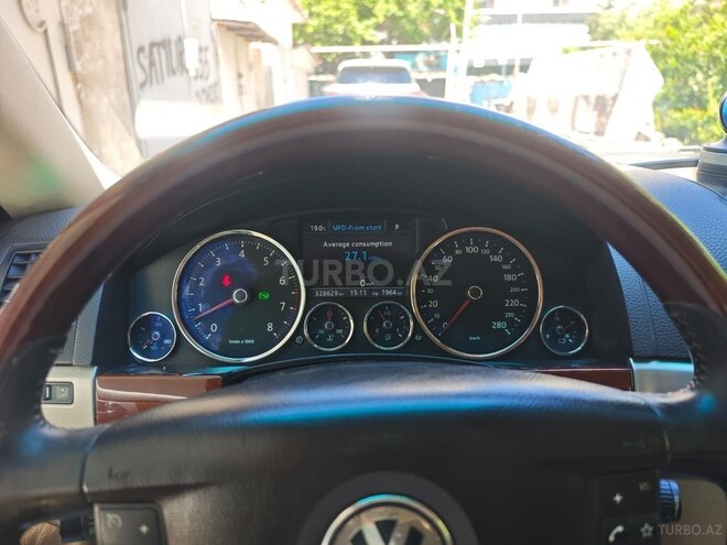 Volkswagen Touareg-3