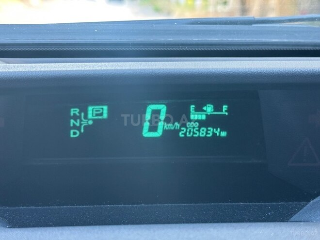 Toyota Prius-16