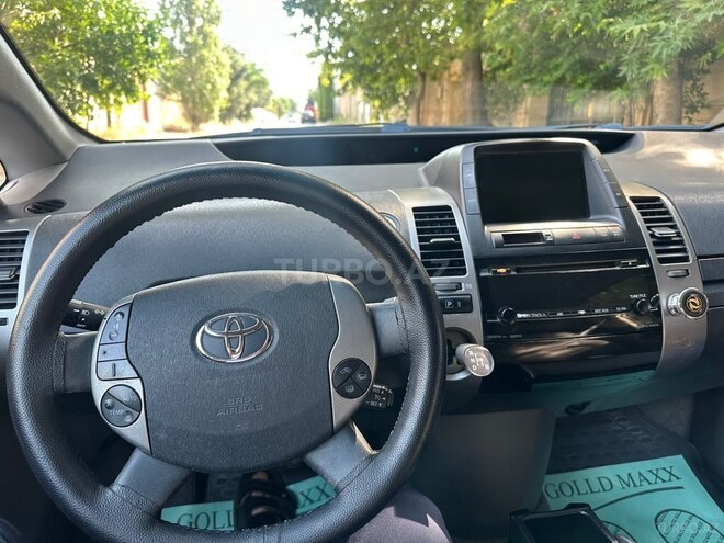 Toyota Prius-13