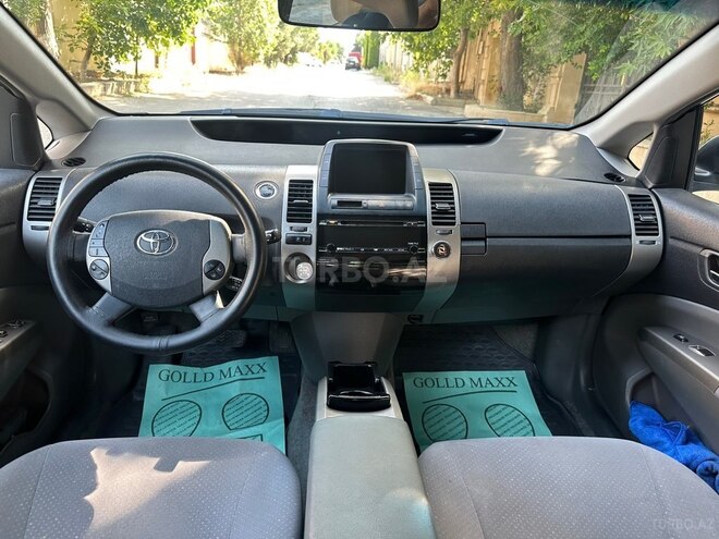 Toyota Prius-14