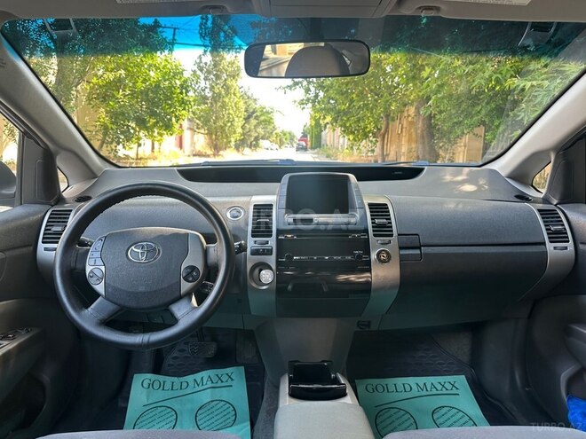 Toyota Prius-10