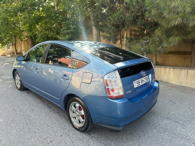Toyota Prius-4