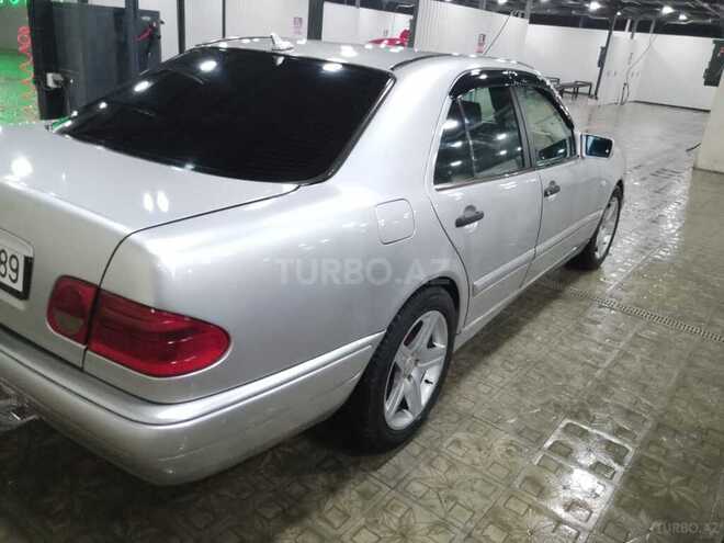 Mercedes E 220-7