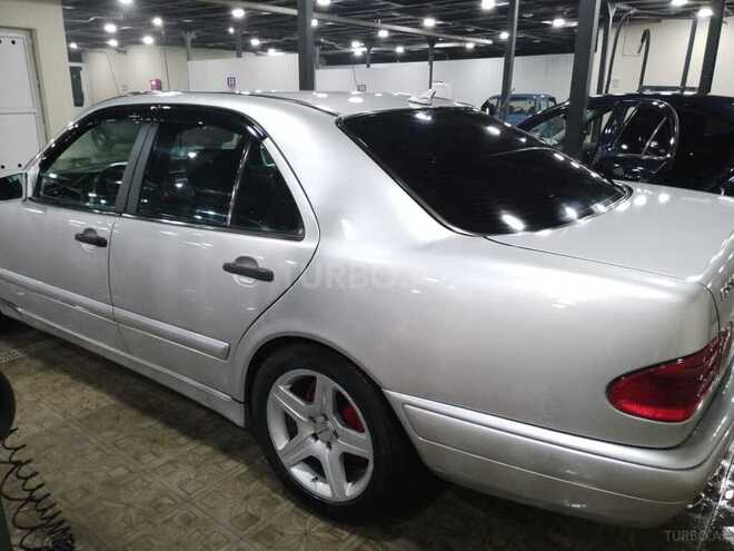 Mercedes E 220-8