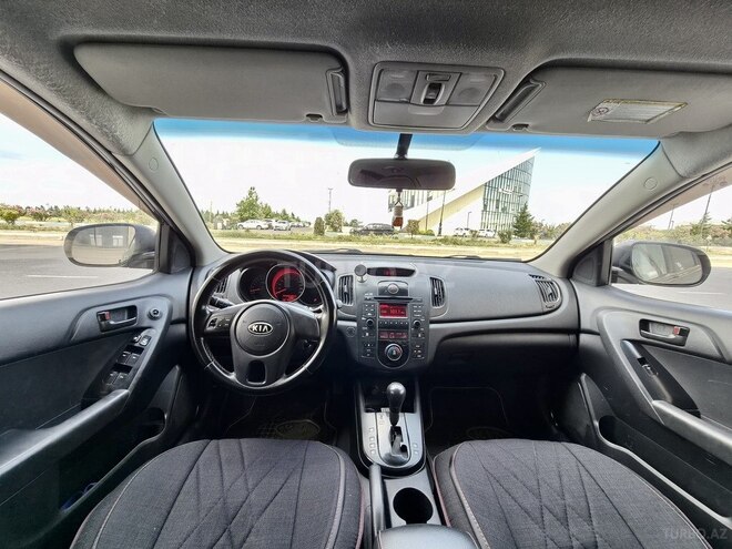 Kia Cerato-9