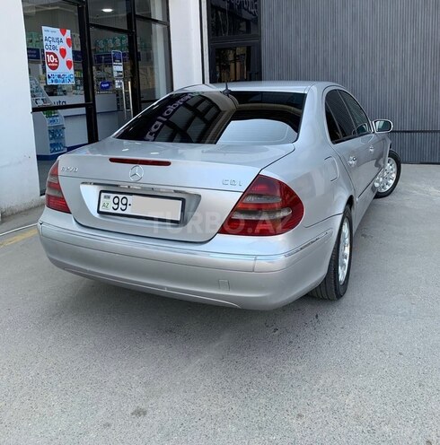 Mercedes E 270-3